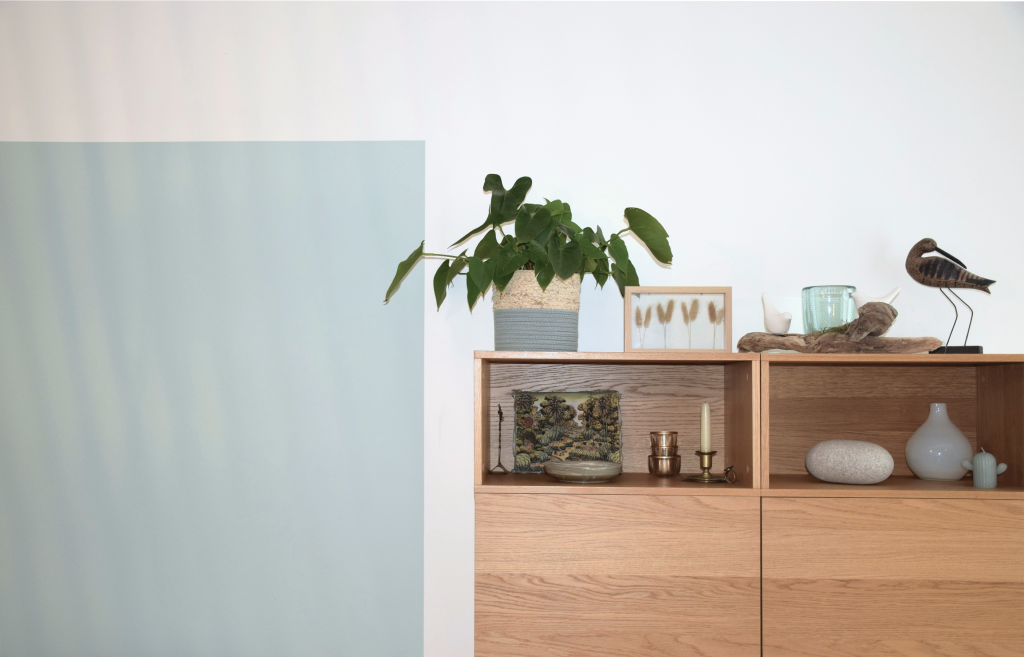 Décoration personnalisée esprit bord de mer. Optimisation d'espace appartement neuf 
